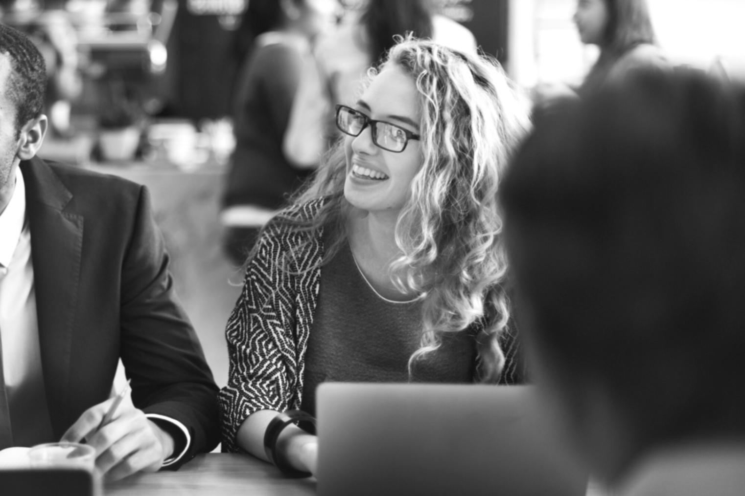 Studenti durante una sessione pratica di accessibilità web